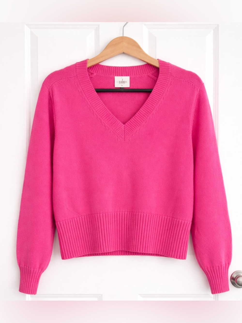 ✨ Cabi Bright Pink Cotton Knit V-Neck Sweater Size M